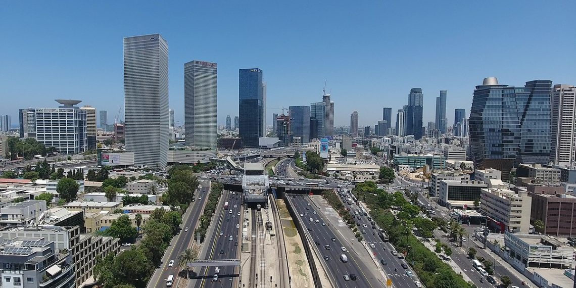 Tel Aviv. Byen Hamas leder i Gaza mener Allah har bestemt at palestinerne må ødelegge. Foto Alexey Bogoslavsky/Wikimedia Commons.