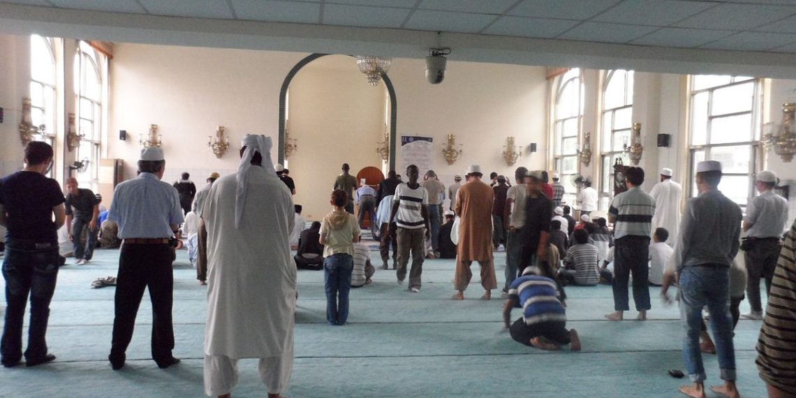 Illustrasjonsfoto - https://commons.wikimedia.org/wiki/File:Kaohsiung_Mosque_-_Prayer_Hall.JPG