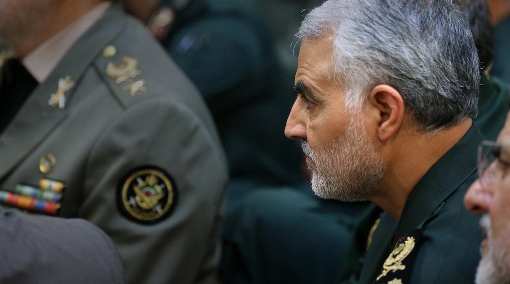 Qasem Soleimani. Foto:  https://commons.wikimedia.org/wiki/File:Major_General_Qasem_Soleimani_(April_2016)_02.jpg.