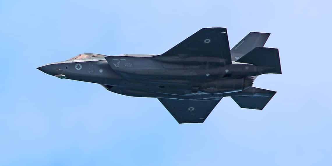 IAF F-35I Adir. Foto: Deror Avi / https://commons.wikimedia.org/wiki/File:F-35I_-_Air_Force_Fly_By_on_Tel_Aviv_Beach_2019_IMG_3716.JPG