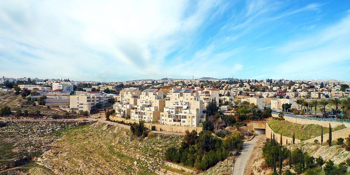 Maale Adumim, på strekningen mellom Jerusalem og Jeriko. Foto: https://commons.wikimedia.org/w/index.php?title=User:B1408&action=edit&redlink=1.