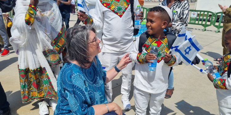 Operasjonen som skal hente 3000 nye etiopiske jøder hjem er begynt!