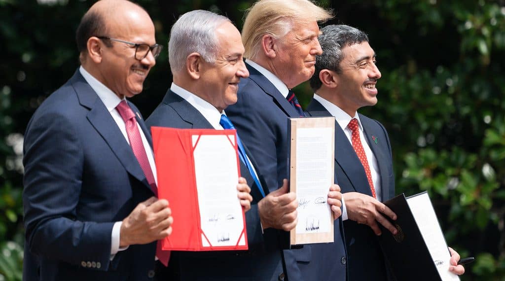 De forente arabiske emirater og Bahrain inngikk historiske avtaler med Israel hos Donald Trump i Det Hvite Hus 15. september 2020. Foto: https://www.flickr.com/photos/whitehouse45/50346483977.