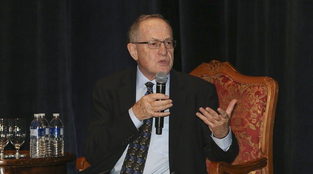 Alan Dershowitz.. Foto: https://www.flickr.com/photos/jfedsrq/16751891196.