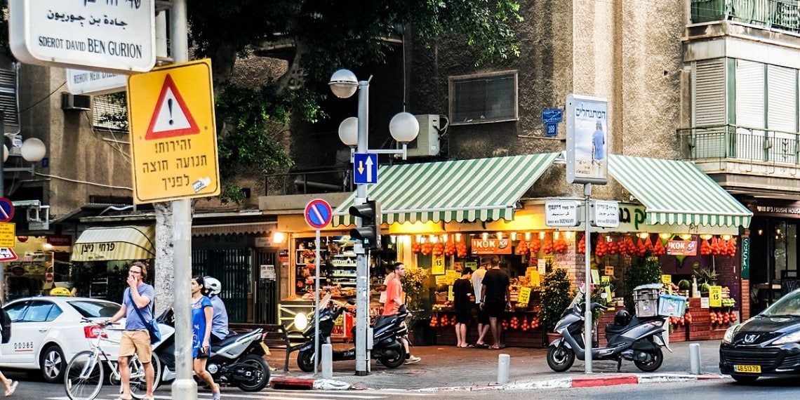 Dizengoff Street i Tel Aviv etter en skyting 9. mai 2023. Foto: United Hatzalah‏, i Jerusalem Post.