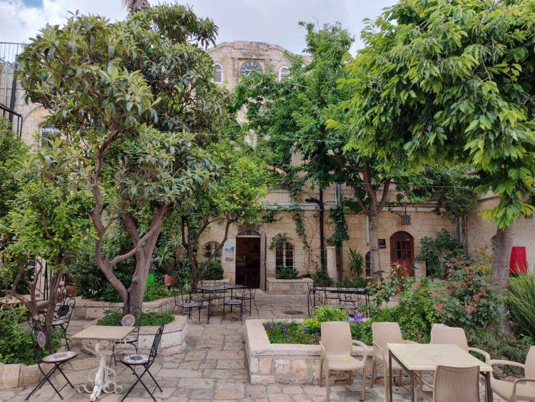 Fra Christ Church, Jerusalems eldste protestantiske kirke, like innenfor murene til Jerusalems gamleby (Martin Gellein).